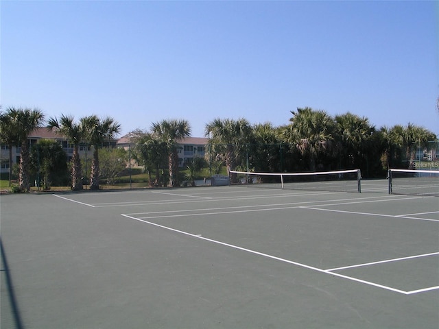 10033 64th Ave N Unit 4, Saint Petersburg, FL 33708 - view of tennis court