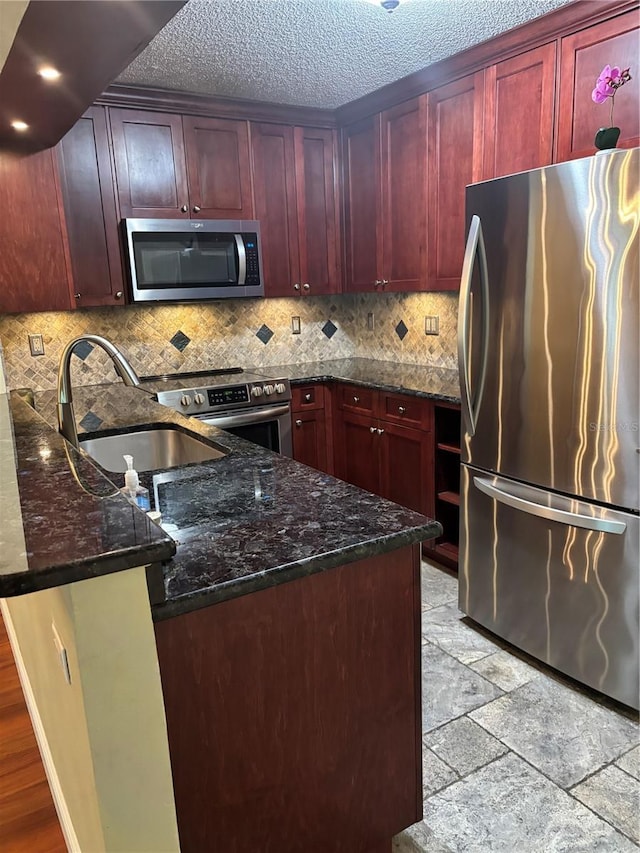 1400 Pine Glen Ln Unit 212D-2, Tarpon Springs, FL 34688 - photo 6