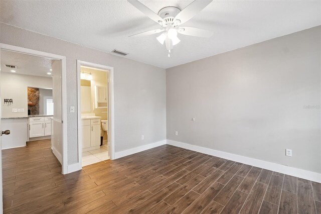 8306 N Gomez Ave, Tampa, FL 33614 - photo 17