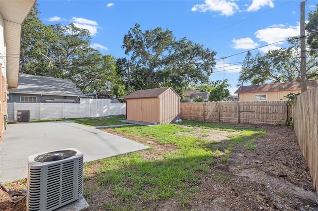 7112 2nd St N, Saint Petersburg, FL 33702 - fenced backyard featuring a patio and a shed