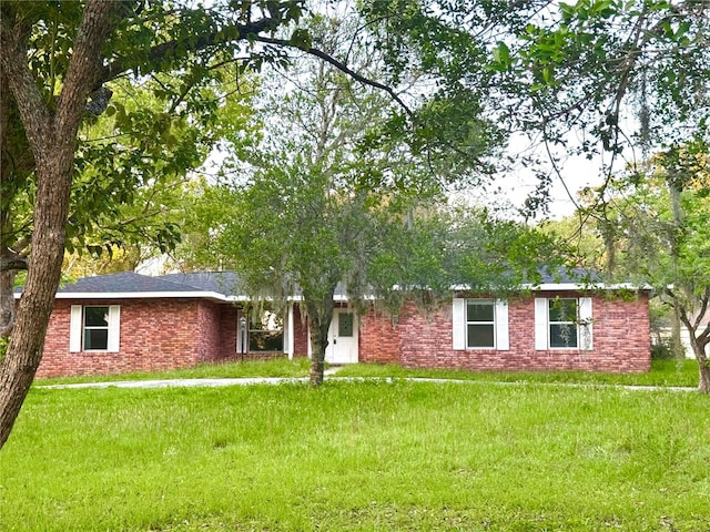 3645 E Country Side Dr, Inverness, FL 34452 - single story home with brick siding