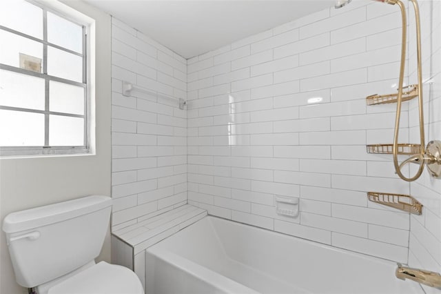 4313 W N A St, Tampa, FL 33609 - full bath featuring healthy amount of natural light and bathtub / shower combination