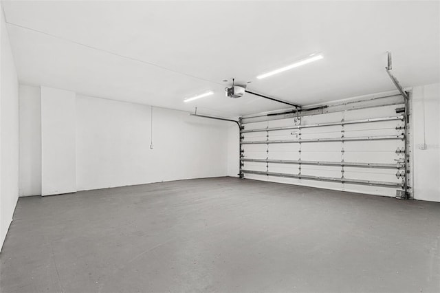 380 Colony Point Rd S, Saint Petersburg, FL 33705 - garage with a garage door opener