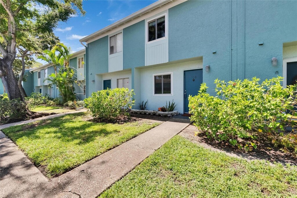 110 114th Ter NE Unit 110, Saint Petersburg, FL 33716 - photo 1