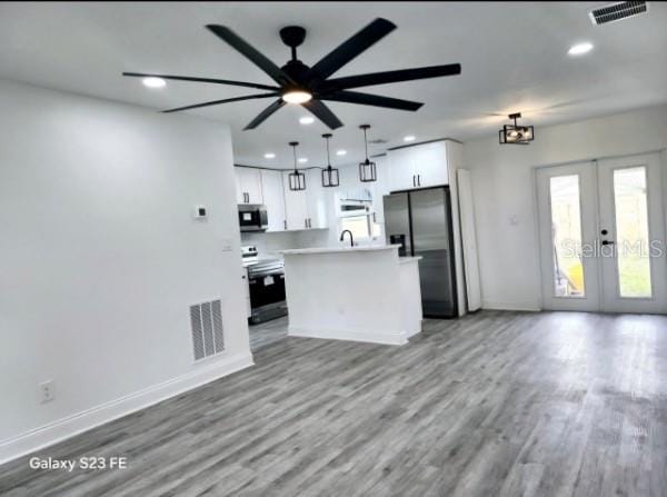 8524 Fish Lake Rd, Tampa, FL 33619 - photo 4