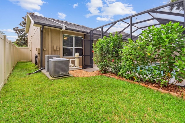 3530 Brook Crossing Dr, Brandon, FL 33511 - fenced backyard featuring a lanai
