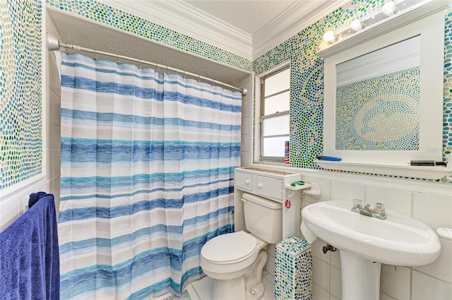 1908 N Brink Ave, Sarasota, FL 34234 - bathroom with crown molding, a textured ceiling, and a shower with curtain
