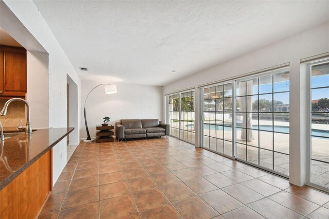 4328 40th St S, Saint Petersburg, FL 33711 - photo 25