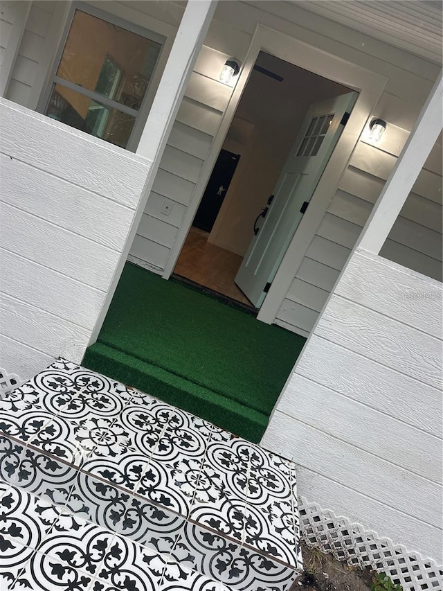 368 6th St NW, Largo, FL 33770 - entrance to property