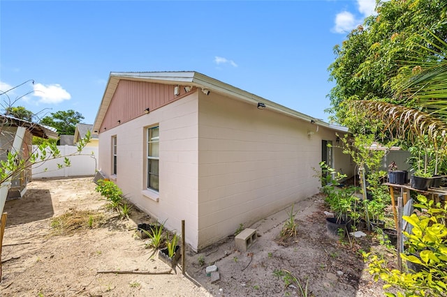 8502 N Hyaleah Rd, Tampa, FL 33617 - photo 2