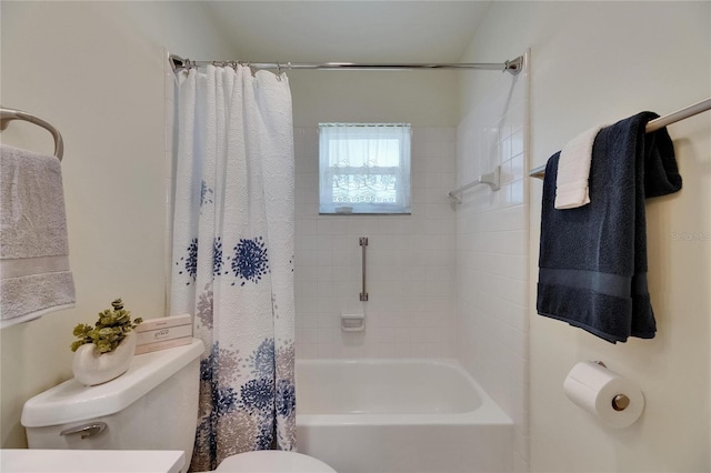 1502 Fort Duquesna Dr, Sun City Center, FL 33573 - full bath featuring toilet and shower / tub combo with curtain