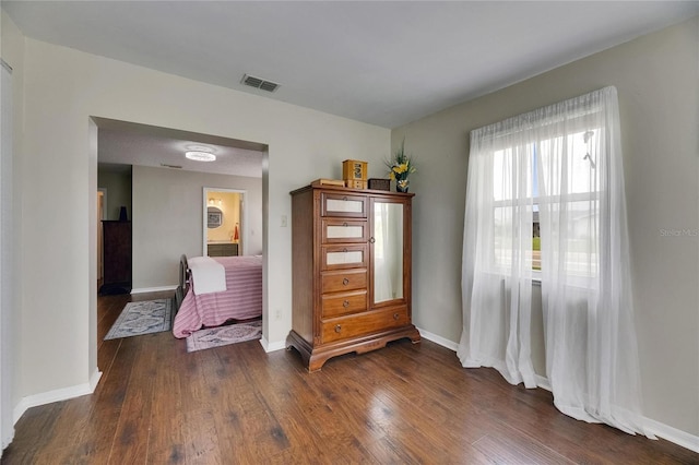 1502 Fort Duquesna Dr, Sun City Center, FL 33573 - foyer entrance with wood finished floors and baseboards