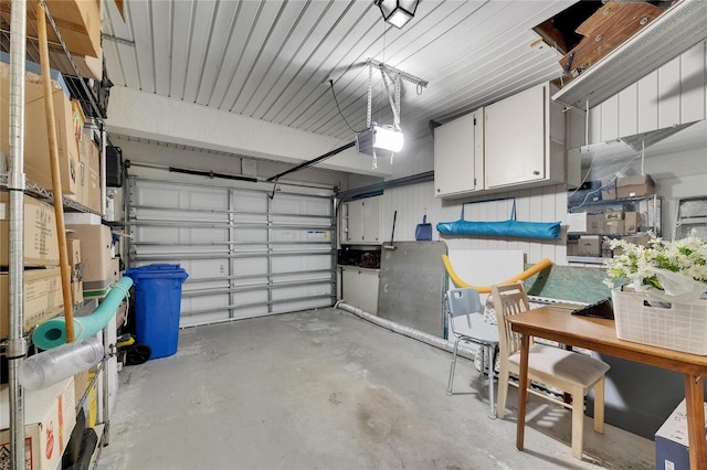 1502 Fort Duquesna Dr, Sun City Center, FL 33573 - garage with a garage door opener