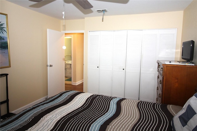 402 Dorchester Pl Unit 44, Sun City Center, FL 33573 - bedroom featuring a ceiling fan and a closet