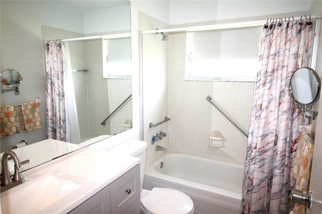 402 Dorchester Pl Unit 44, Sun City Center, FL 33573 - bathroom with shower / bath combo and vanity