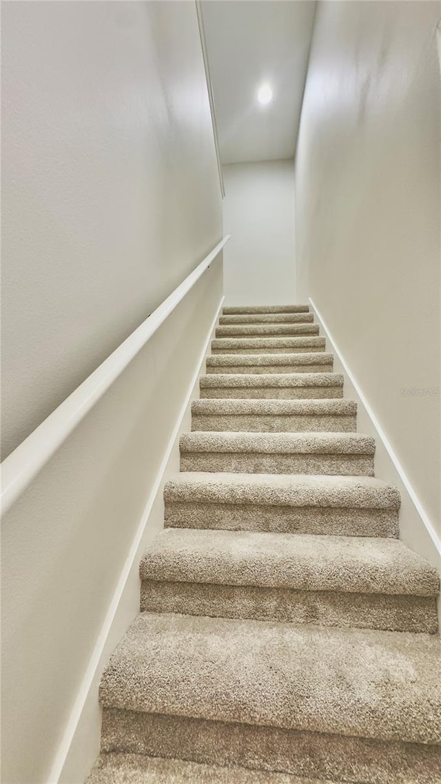27312 Edenfield Dr, Wesley Chapel, FL 33544 - view of stairway