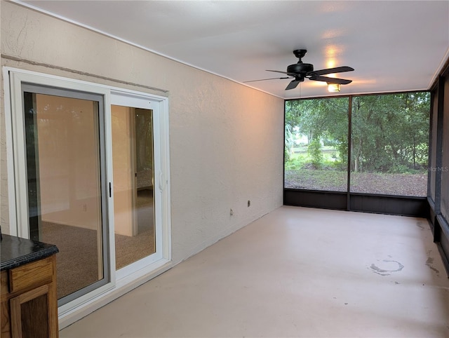 11308 Echo View Dr, Odessa, FL 33556 - unfurnished sunroom featuring ceiling fan
