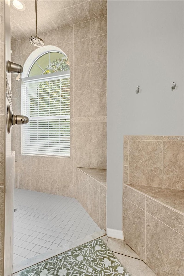 2900 W Lantana Dr, Beverly Hills, FL 34465 - full bathroom with tiled shower and tile patterned flooring