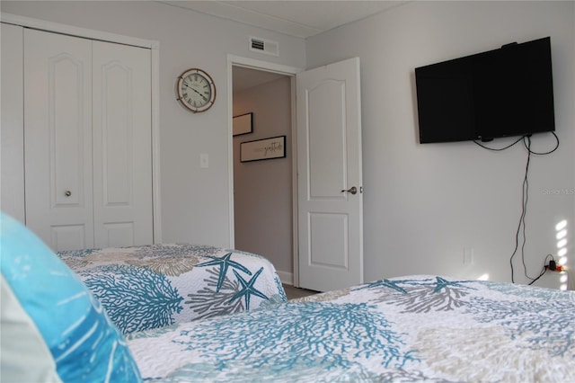 12760 Indian Rocks Rd Unit 909, Largo, FL 33774 - bedroom featuring a closet