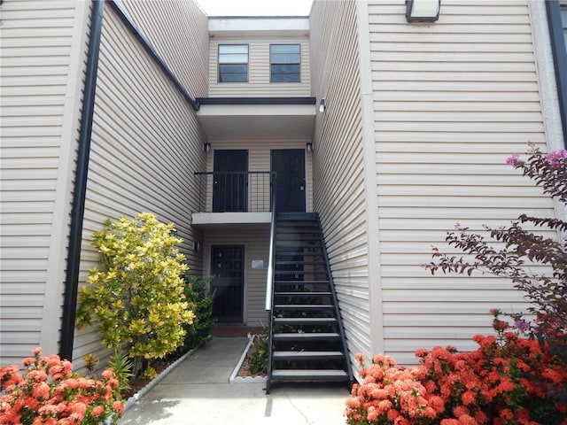 4811 Puritan Cir Unit 4811, Tampa, FL 33617 - photo 2