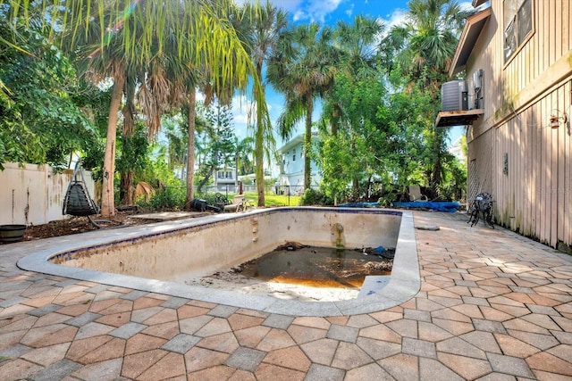 101 Carlyle Dr, Palm Harbor, FL 34683 - view of swimming pool