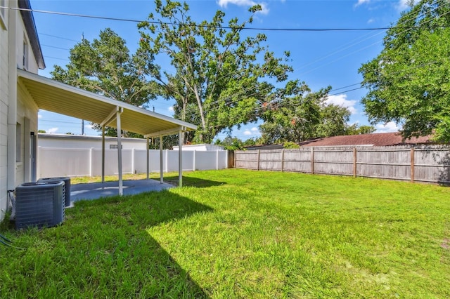 7806 N Matanzas Ave, Tampa, FL 33614 - fenced backyard featuring a patio