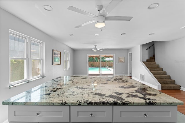 208 SE Lincoln Cir N, Saint Petersburg, FL 33703 - photo 15