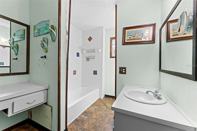 208 SE Lincoln Cir N, Saint Petersburg, FL 33703 - photo 38