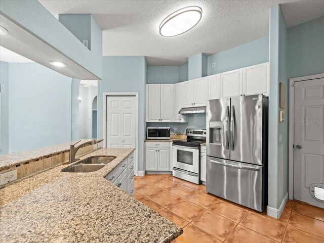 2409 Heather Manor Ln, Lutz, FL 33549 - photo 14