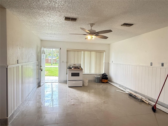 6711 Arroyo Dr, New Port Richey, FL 34652 - view of unfurnished sunroom