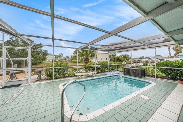 15525 Old Dixie Hwy, Hudson, FL 34667 - outdoor pool featuring a lanai and a patio area