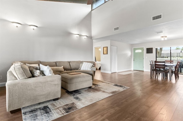 200 Gretchen Ct, Oldsmar, FL 34677 - living area featuring wood finished floors and a high ceiling