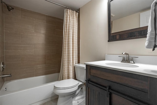 200 Gretchen Ct, Oldsmar, FL 34677 - full bath featuring shower / tub combo with curtain and vanity
