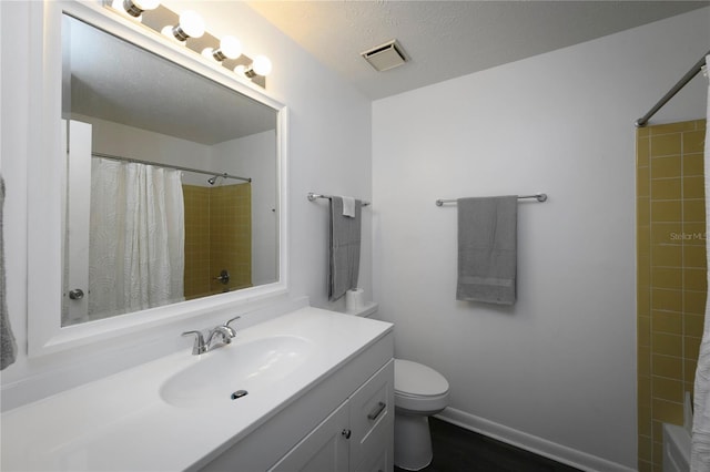 5018 Pine St, Seffner, FL 33584 - full bath featuring vanity and shower / bathtub combination with curtain