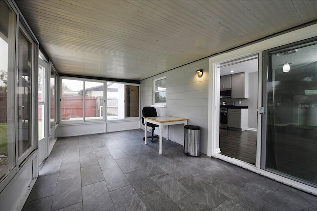 5018 Pine St, Seffner, FL 33584 - view of unfurnished sunroom