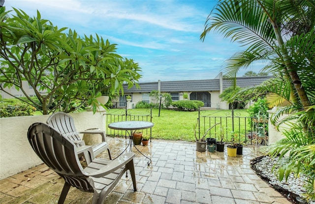 2206 Cordova Grn Unit 2206, Seminole, FL 33777 - view of patio / terrace