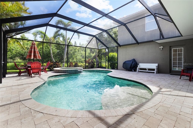 317 Royal Bonnet Dr, Apollo Beach, FL 33572 - view of swimming pool featuring a patio, a pool with connected hot tub, and a lanai