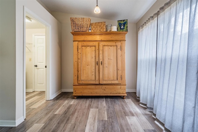 2208 Cattleman Dr, Brandon, FL 33511 - entryway featuring light wood finished floors and baseboards