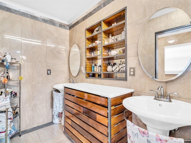 4915 S Rd, New Port Richey, FL 34652 - bathroom featuring tile walls and tile patterned floors