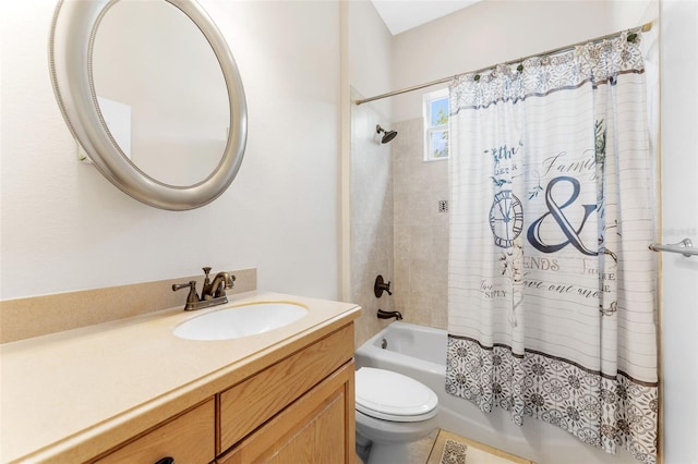 2702 Rogers Ranch Rd, Lithia, FL 33547 - bathroom featuring vanity and shower / bath combo with shower curtain