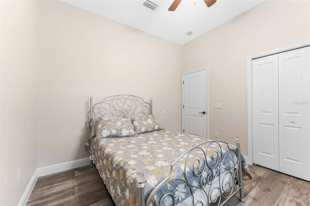 2702 Rogers Ranch Rd, Lithia, FL 33547 - bedroom featuring wood finished floors, a closet, and a ceiling fan
