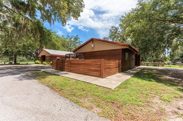 2702 Rogers Ranch Rd, Lithia, FL 33547 - view of side of home