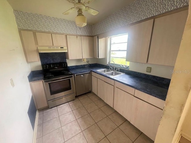 4611 W Mcelroy Ave, Tampa, FL 33611 - photo 2