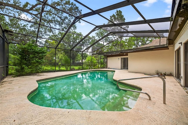 524 Garrard Dr, Temple Terrace, FL 33617 - swimming pool featuring a patio and a lanai