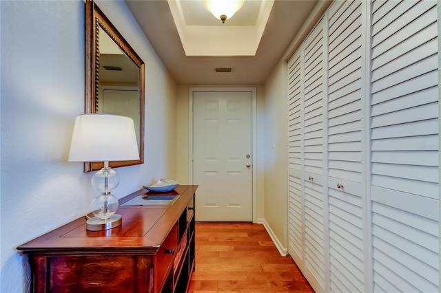 6105 Bahia Del Mar Cir Unit 388, Saint Petersburg, FL 33715 - entryway featuring light wood-style floors