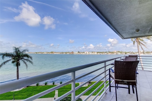 6105 Bahia Del Mar Cir Unit 388, Saint Petersburg, FL 33715 - balcony with a water view