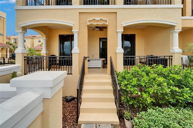 6412 Mayra Shores Ln, Apollo Beach, FL 33572 - property entrance featuring stucco siding