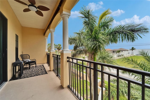 6412 Mayra Shores Ln, Apollo Beach, FL 33572 - balcony featuring a ceiling fan