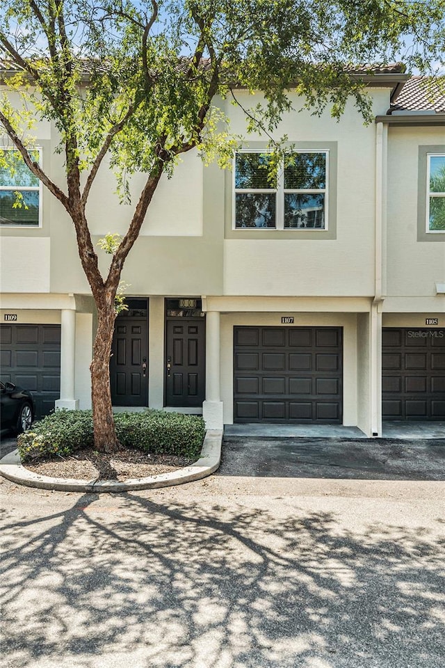 1107 Normandy Trace Rd, Tampa, FL 33602 - photo 1