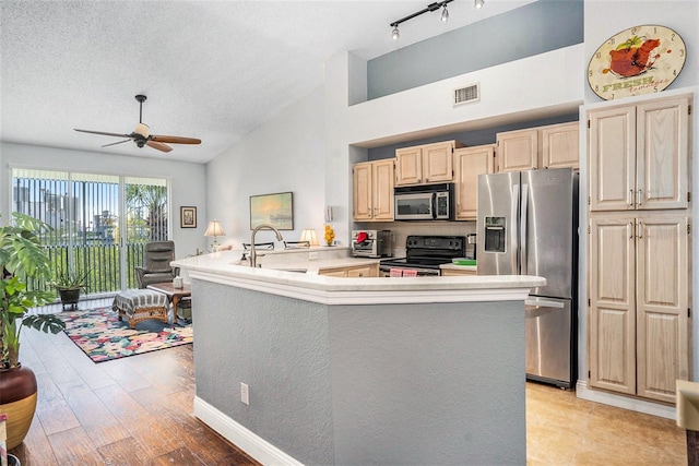 1107 Normandy Trace Rd, Tampa, FL 33602 - photo 3